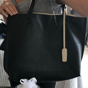 Street level reversible purse